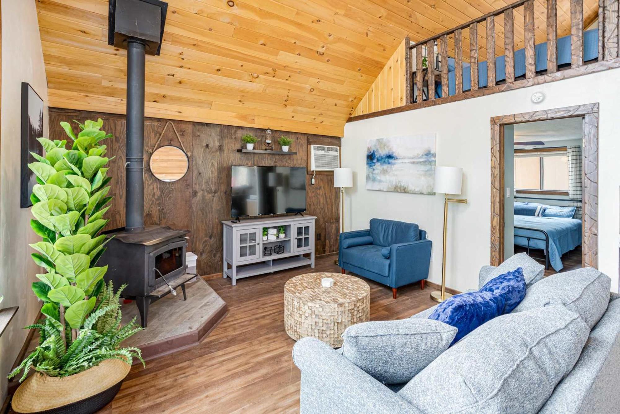 Quaint Loft Cabin W Hot Tub, Firepit, Deck & Grill Hedgesville Exteriör bild